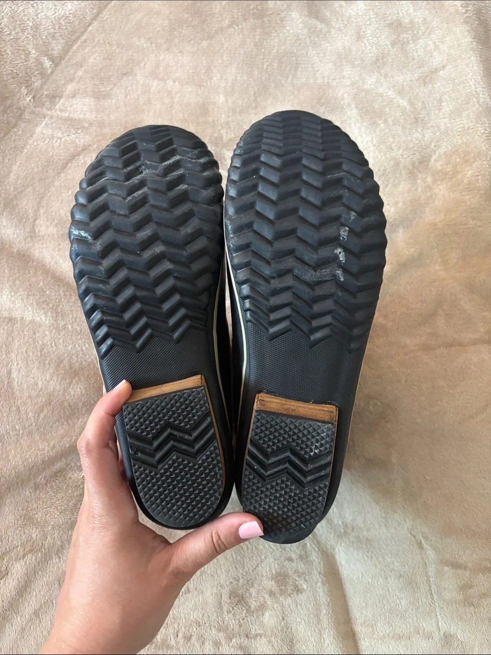 Sorel some wear